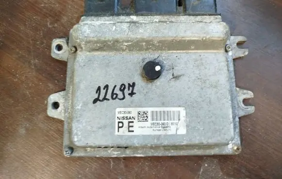 Nissan Note (E11) Engine control unit/module mec93060 mec93-060