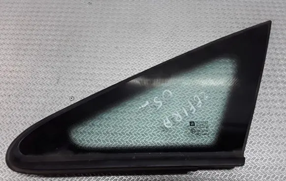 Opel Zafira B Front triangle window/glass 