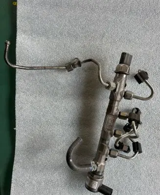 Volkswagen Golf VII Fuel distributor 04L130089F 15110203183 04L130764B