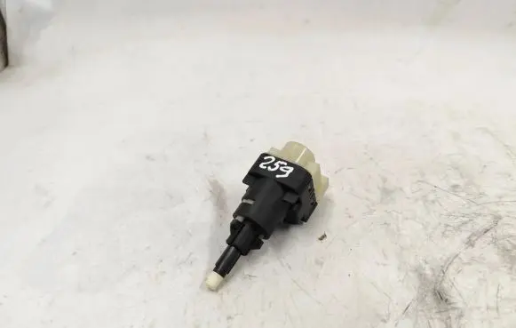 Audi A6 S6 C6 4F Brake pedal sensor switch 1K2945511