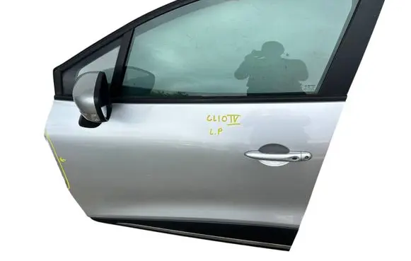 Renault Clio IV Front door 