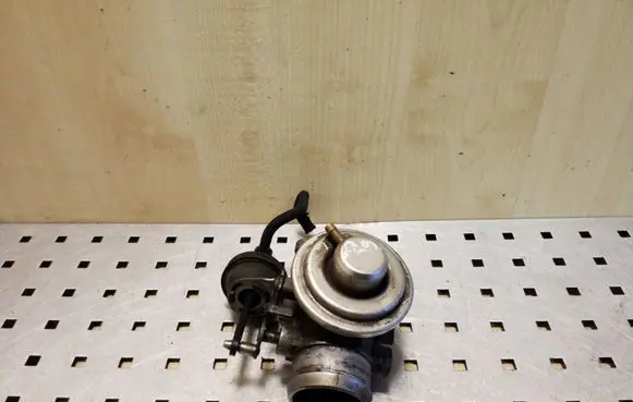 Skoda Octavia Mk1 (1U) EGR valve 038129637B 038131501M