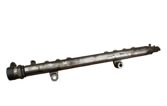 Volvo V60 Fuel main line pipe 30777759 0445215025