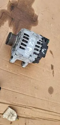Peugeot 208 I Generator/alternator 9818677980 2713135A TG12C261