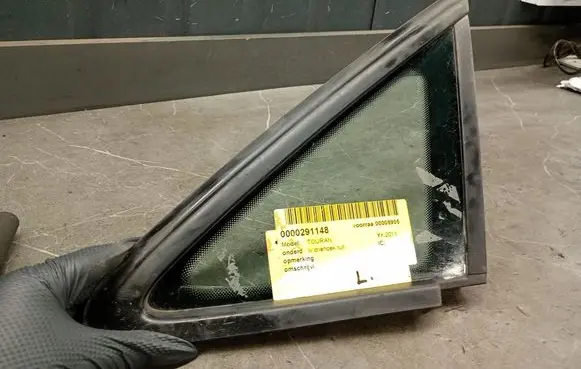 Volkswagen Sharan Front windscreen/windshield window 1t0845411