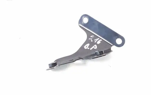 Audi Q7 4L Fender mounting bracket 4L0821136