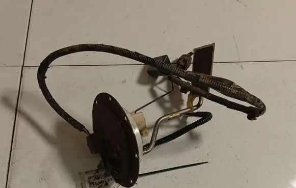 Toyota Previa (XR30, XR40) II Fuel level sensor 