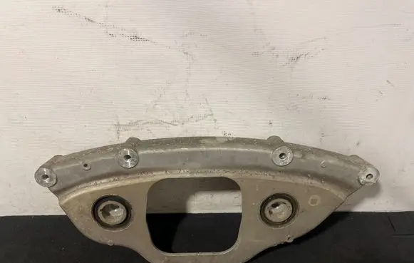 Mercedes-Benz C W205 Rear differential/diff mount bracket A2053522301