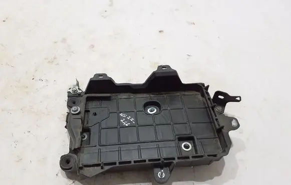 Battery bracket