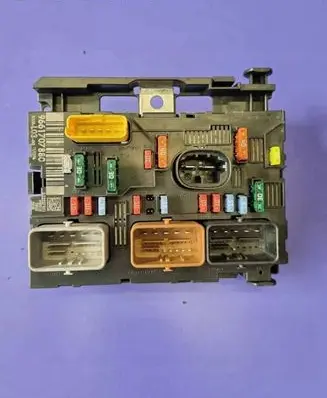 Citroen C2 Fuse module 9661707880