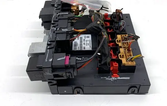 Volkswagen Golf V Other control units/modules 3C0937049AH