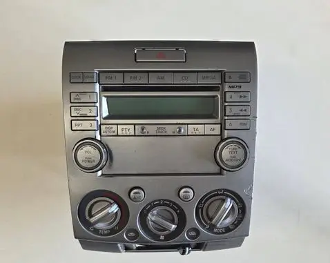 Mazda BT-50 Radio/CD/DVD/GPS head unit UC1R66DSXD