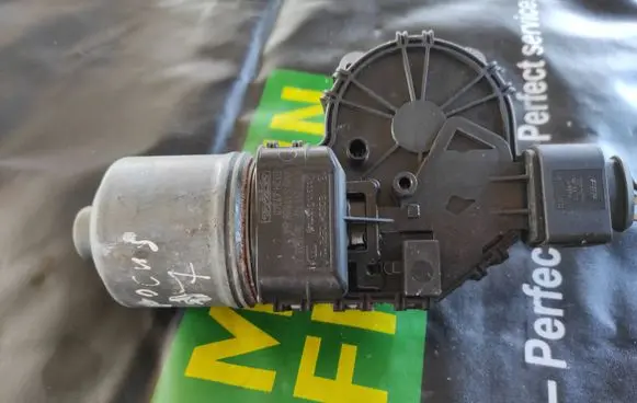 Ford Focus Front wiper linkage and motor 4m51-15508-ba