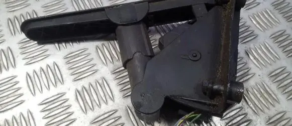 Accelerator throttle pedal