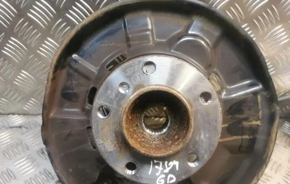 BMW 2 F22 F23 Rear wheel hub