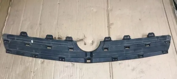 Opel Insignia A Front bumper upper radiator grill 13282567 551004542