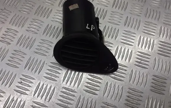 Renault Clio III Dashboard air vent grill cover trim 