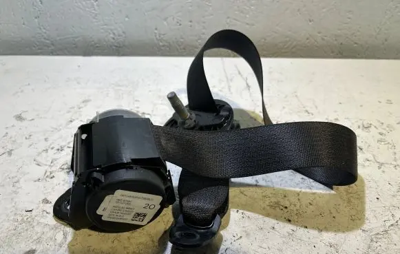 Dodge Challenger Rear seatbelt P6KE10DX9AC 6406971 TSY112112825
