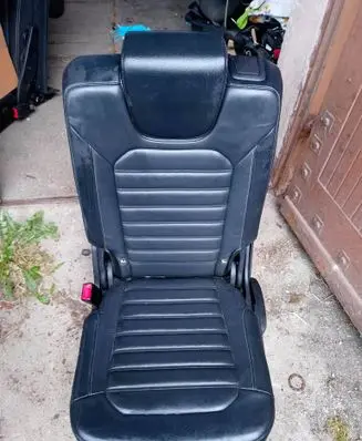 Ford Galaxy Second row seats