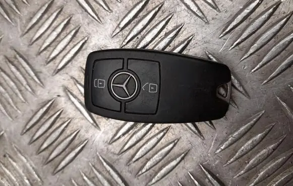Mercedes-Benz Sprinter W907 W910 Ignition key/card A2479054403