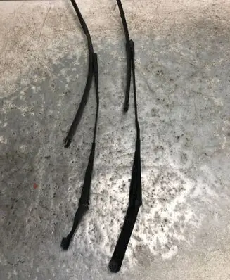 Audi A4 S4 B8 8K Front wiper blade arm 8K1955408 8K1955407