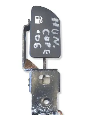 Hyundai Coupe Fuel tank opening switch 815702D200