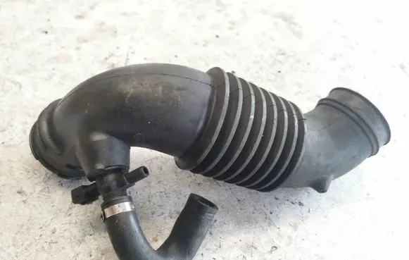Volvo S70 V70 V70 XC Intercooler hose/pipe 9183897