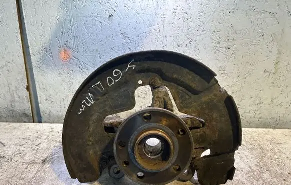 Volvo S60 Front wheel hub
