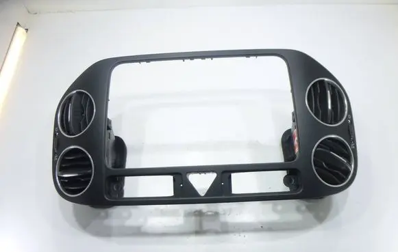 Volkswagen Golf Plus Dash center air vent grill 5M0819042 5M0858071K
