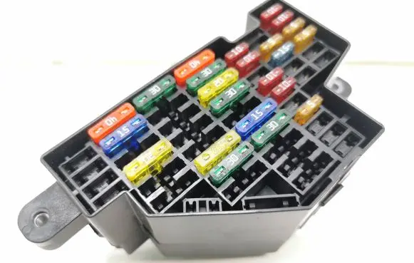Audi A3 S3 A3 Sportback 8P Fuse module 15051201333 3314663010101