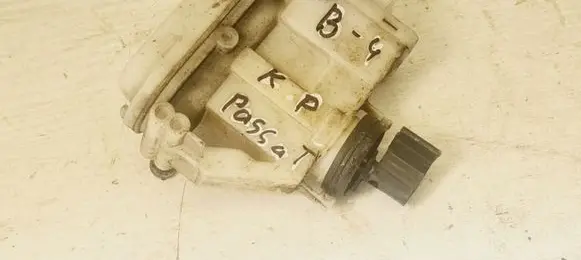 Volkswagen PASSAT B4 Central locking vacuum pump 357862153H