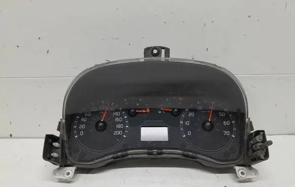 Speedometer (instrument cluster)