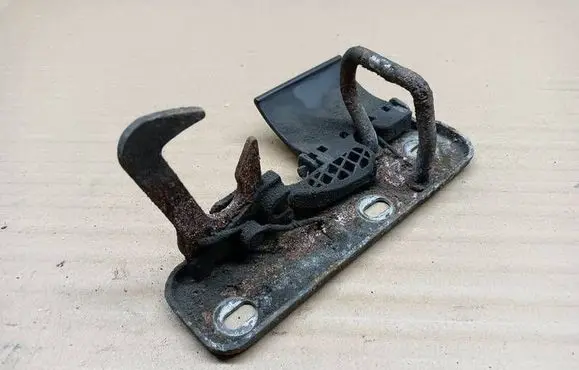 Volkswagen PASSAT B7 Engine bonnet/hood lock/latch loop/hook 3AA823480