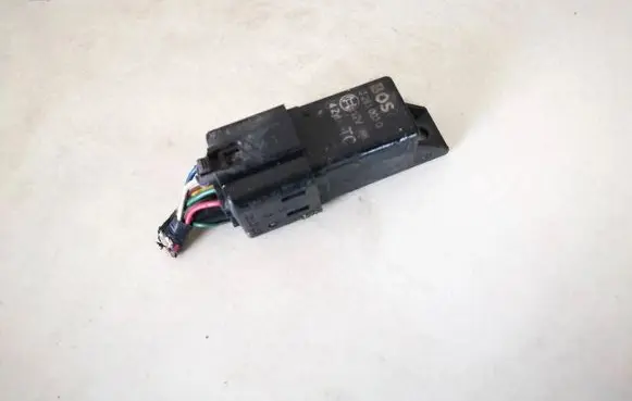 Honda CR-V Glow plug pre-heat relay 0281003055