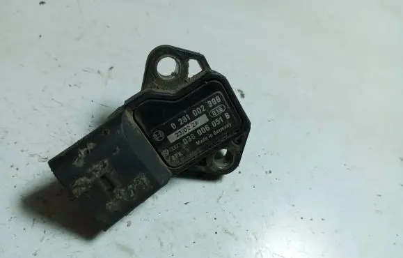 Audi A6 S6 C6 4F Air pressure sensor 038906051B 0281002399