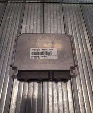 Volkswagen PASSAT B5 Engine control unit/module 3B0907557B 5W433305