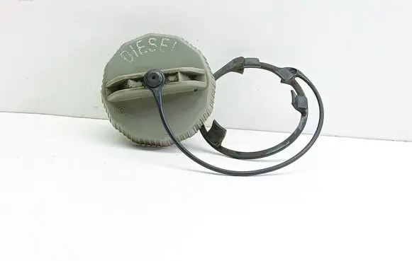 Mazda 3 I Fuel tank filler cap 