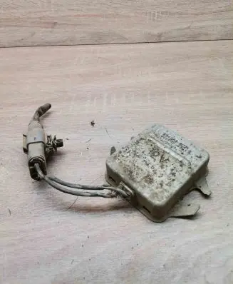 Opel Monterey Glow plug pre-heat relay 8043898021 4079006241