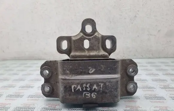 Volkswagen PASSAT B6 Gearbox mount 3C0199555