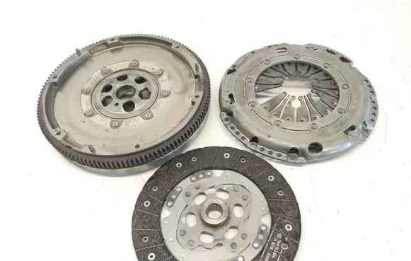 Volkswagen Touran I Clutch set kit 3082001409 5T1822