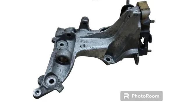 Peugeot Partner Engine mounting bracket 9659200880