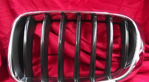 BMW X3 F25 Front bumper upper radiator grill 7338571 51117338571