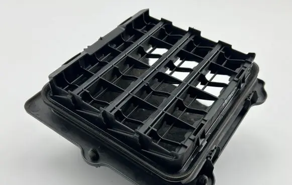 Jeep Grand Cherokee WL Quarter panel pressure vent