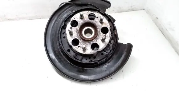 Rear wheel hub spindle/knuckle