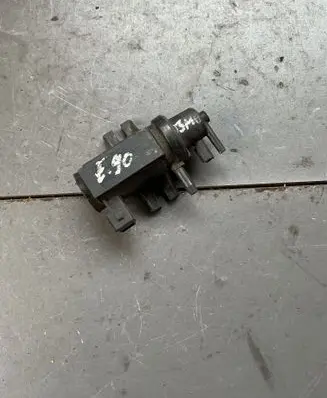 BMW 3 E90 E91 Turbo solenoid valve