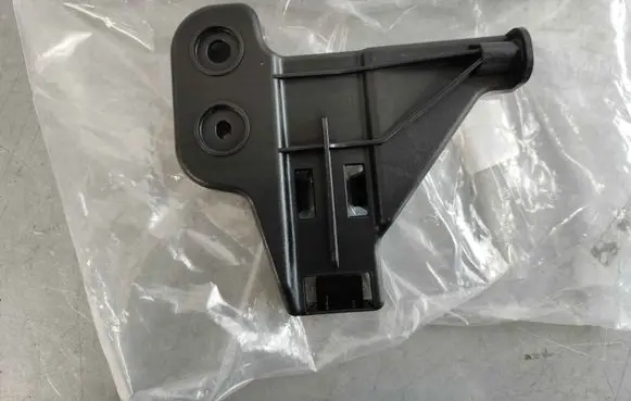 Rear bumper mounting bracket