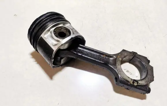 Alfa Romeo 156 Piston with connecting rod