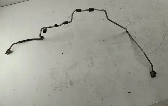 Volkswagen PASSAT B7 Air conditioning (A/C) pipe/hose 
