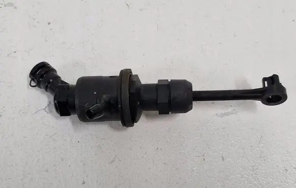 Nissan Juke I F15 Clutch slave cylinder 