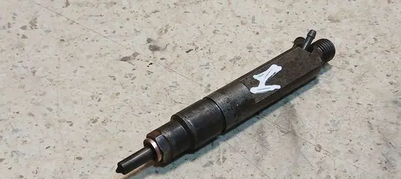 Volkswagen Sharan Fuel injector 038130201G